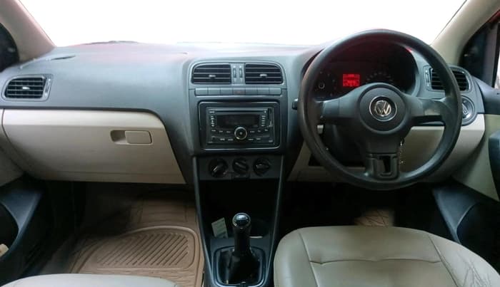 2011 Volkswagen Polo COMFORTLINE 1.2L PETROL, Petrol, Manual, 1,02,310 km, interior