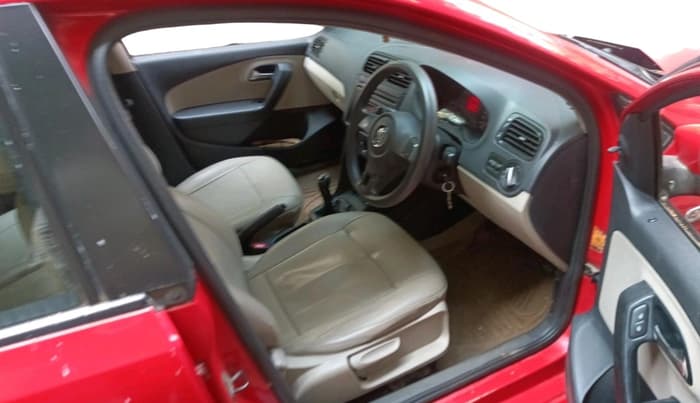 2011 Volkswagen Polo COMFORTLINE 1.2L PETROL, Petrol, Manual, 1,02,310 km, interior