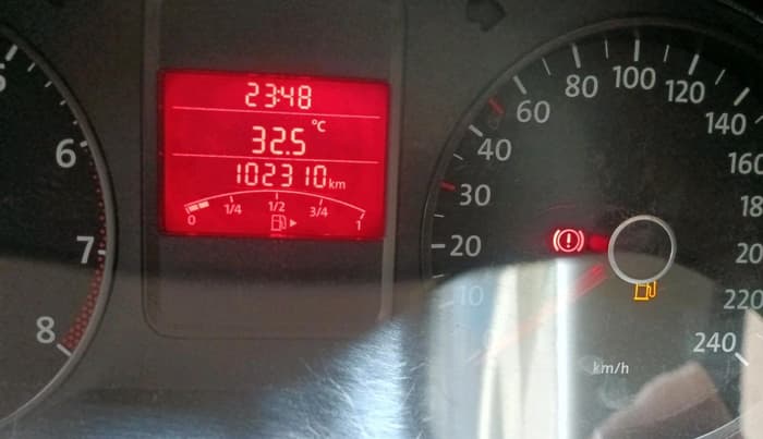 2011 Volkswagen Polo COMFORTLINE 1.2L PETROL, Petrol, Manual, 1,02,310 km, interior