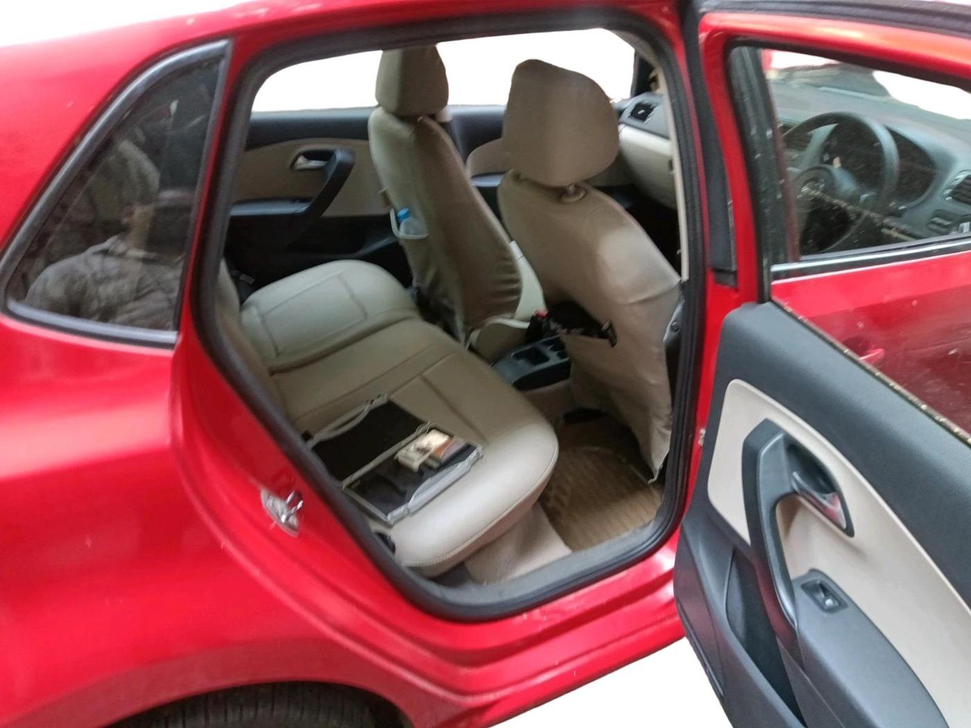 2011 Volkswagen Polo COMFORTLINE 1.2L PETROL, Petrol, Manual, 1,02,310 km, interior