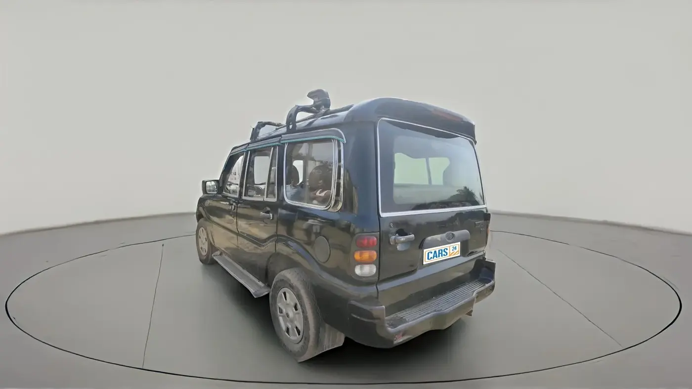 2005 Mahindra Scorpio SLX 2.6 TURBO 7 STR, Diesel, Manual, 2,52,791 km, exterior