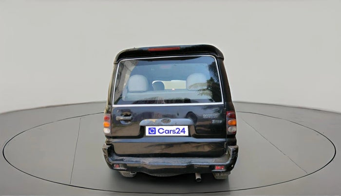 2005 Mahindra Scorpio SLX 2.6 TURBO 7 STR, Diesel, Manual, 2,52,791 km, exterior