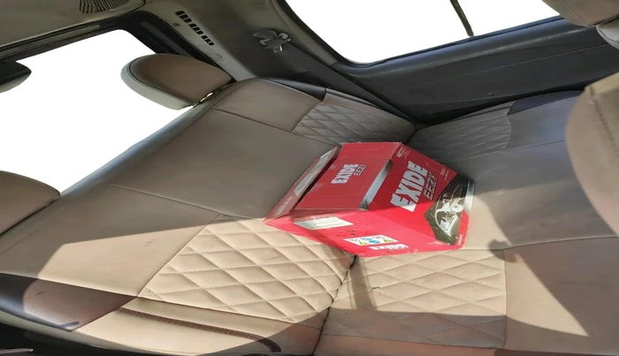 2005 Mahindra Scorpio SLX 2.6 TURBO 7 STR, Diesel, Manual, 2,52,791 km, interior