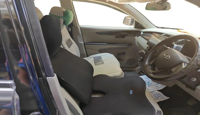 2016 Mahindra Kuv100 K2 6 STR, Petrol, Manual, 43,528 km, interior