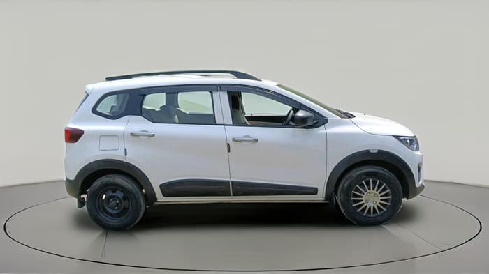 2022 Renault TRIBER RXE MT, Petrol, Manual, 4,657 km, exterior