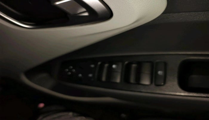 2021 Hyundai GRAND I10 NIOS SPORTZ AMT 1.2 KAPPA VTVT, Petrol, Automatic, 11,855 km, interior