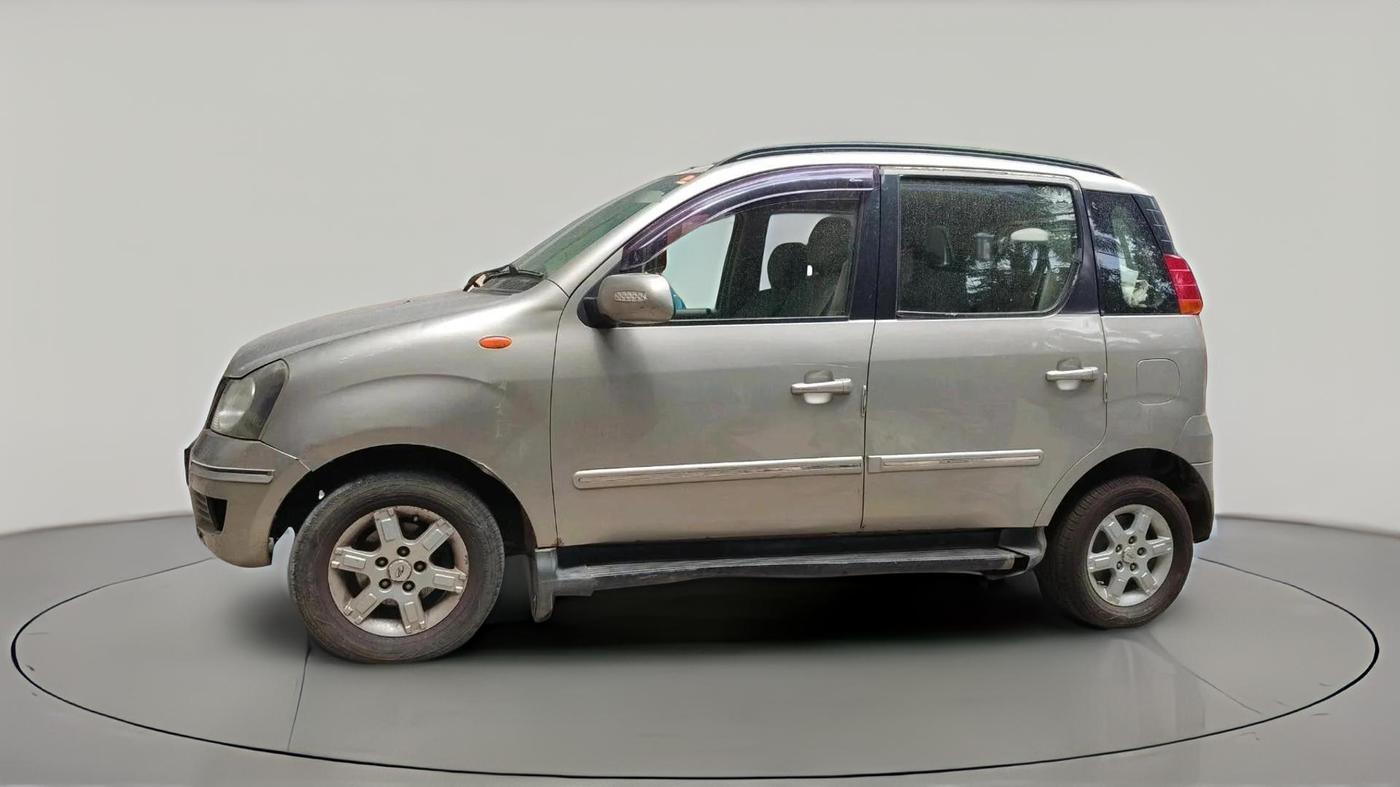 2015 Mahindra Quanto C8, Diesel, Manual, 79,808 km, exterior