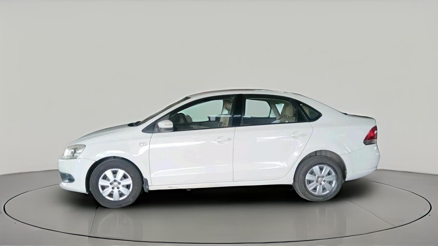 2012 Volkswagen Vento COMFORTLINE 1.6, Petrol, Manual, 70,729 km, exterior