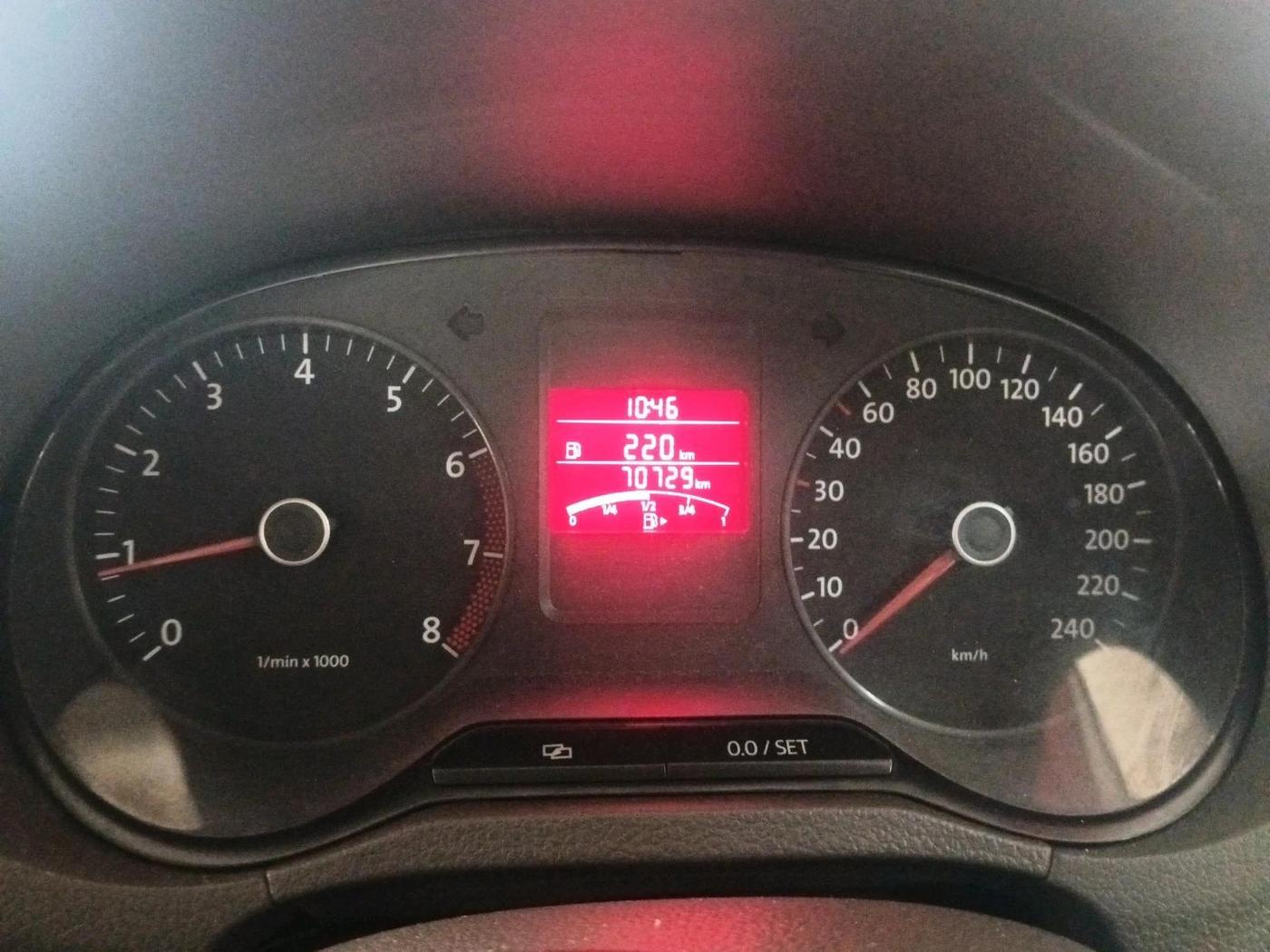 2012 Volkswagen Vento COMFORTLINE 1.6, Petrol, Manual, 70,729 km, interior
