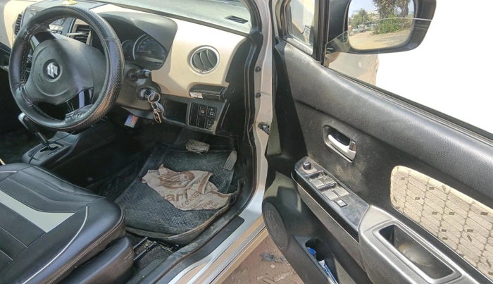 2017 Maruti Wagon R 1.0 VXI + (O) AMT, Petrol, Automatic, 1,21,439 km, interior