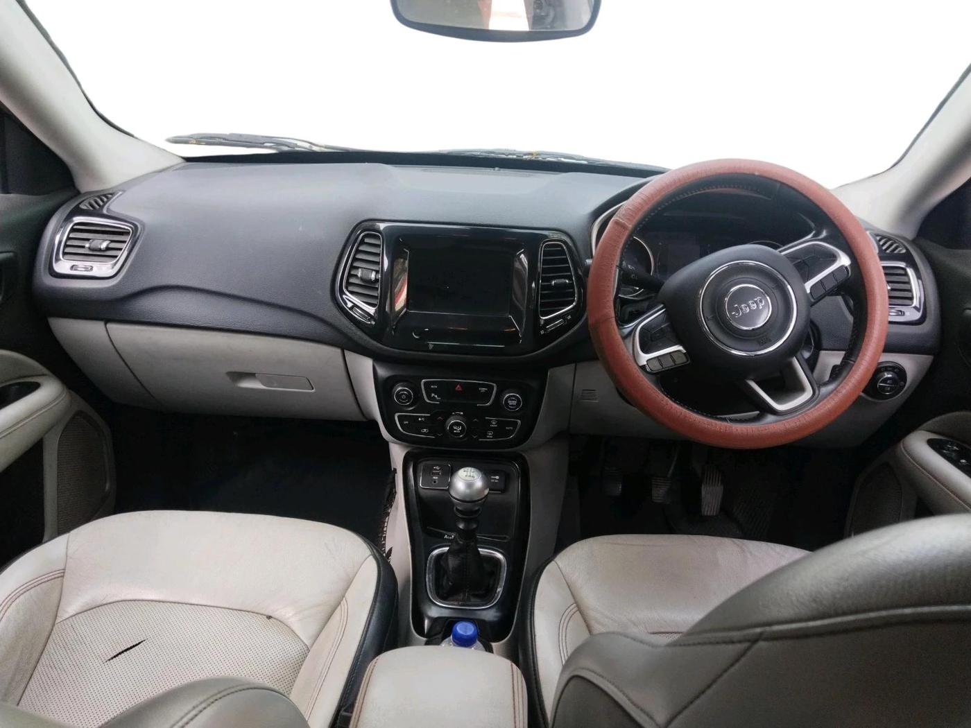 2017 Jeep Compass LIMITED 2.0 DIESEL, Diesel, Manual, 2,74,437 km, interior