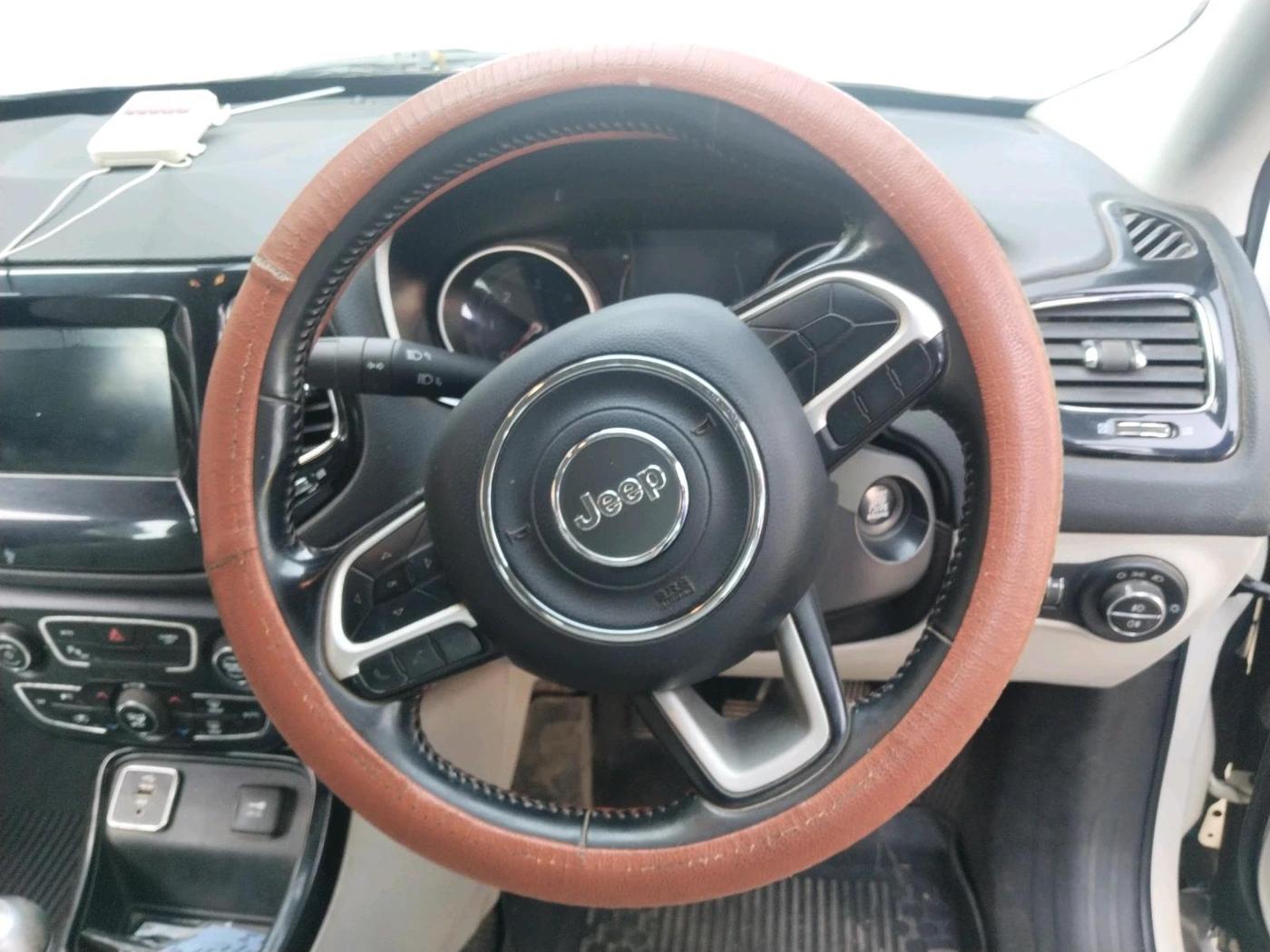2017 Jeep Compass LIMITED 2.0 DIESEL, Diesel, Manual, 2,74,437 km, interior