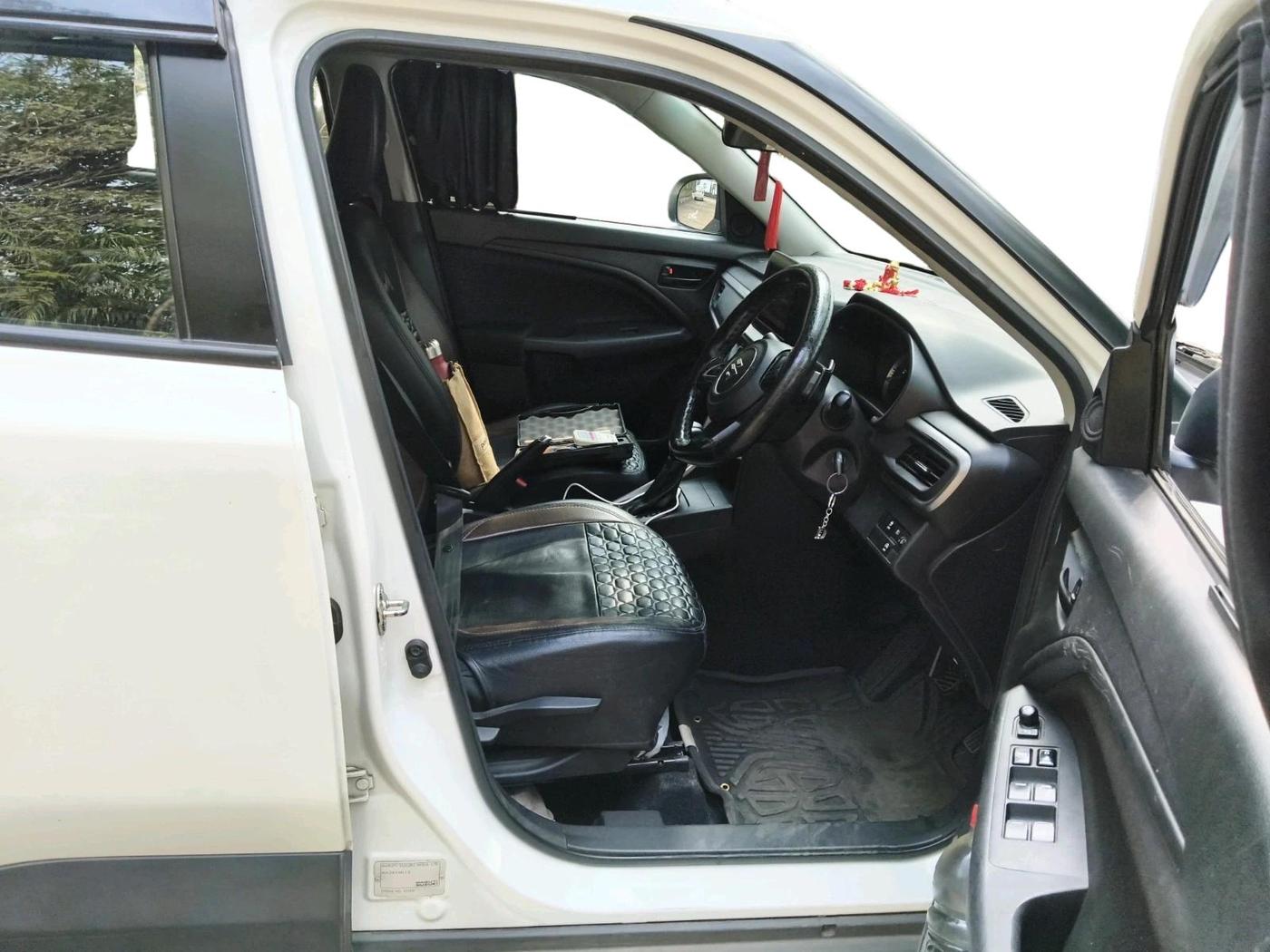 2023 Maruti BREZZA VXI AT SMART HYBRID, Petrol, Automatic, 66,704 km, interior