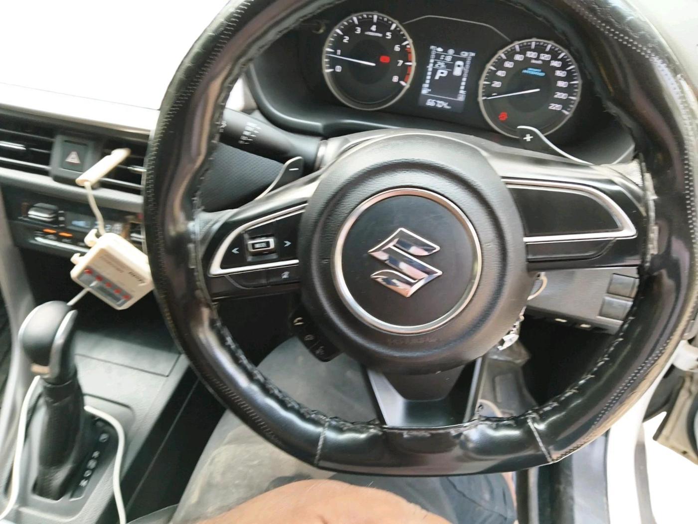 2023 Maruti BREZZA VXI AT SMART HYBRID, Petrol, Automatic, 66,704 km, interior