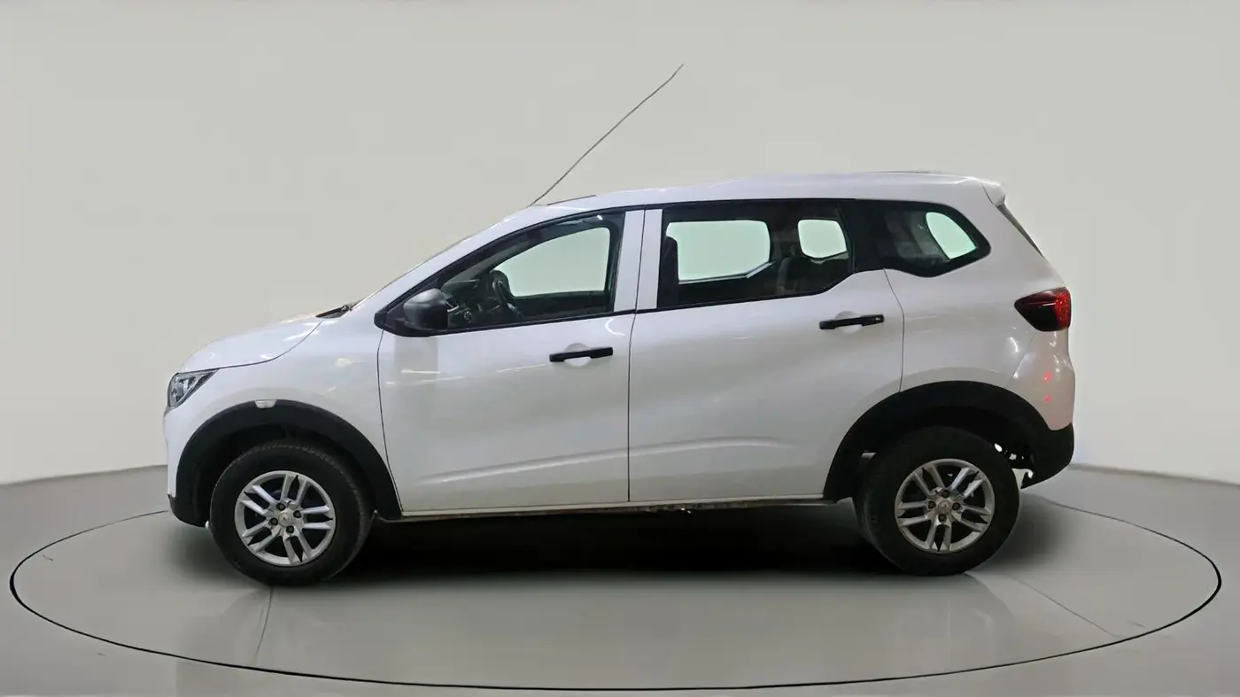 2024 Renault TRIBER RXL MT, Petrol, Manual, 19,327 km, exterior
