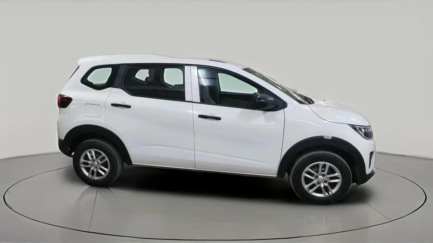 2024 Renault TRIBER RXL MT, Petrol, Manual, 19,327 km, exterior