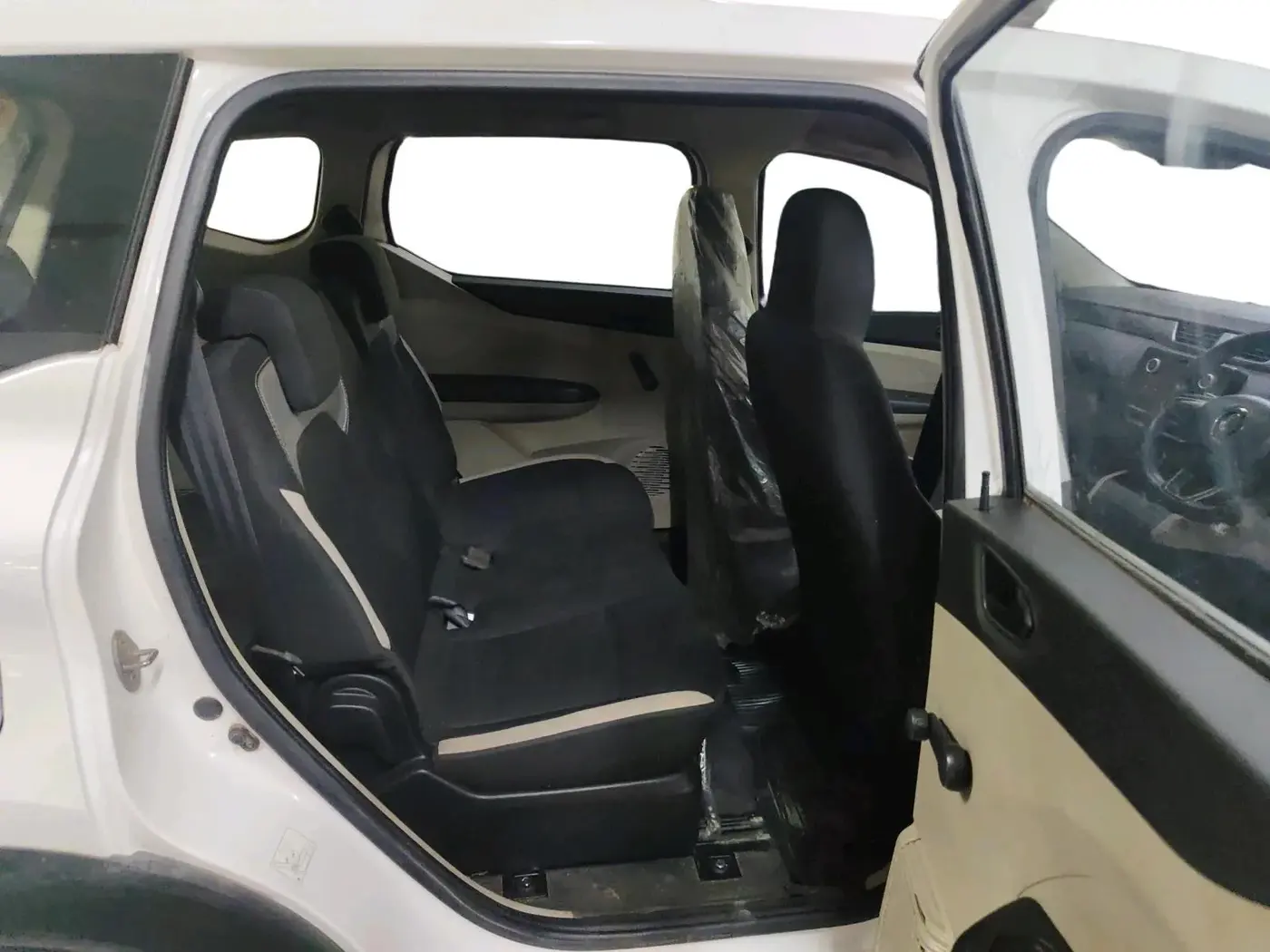 2024 Renault TRIBER RXL MT, Petrol, Manual, 19,327 km, interior