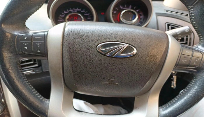 2014 Mahindra XUV500 W8, Diesel, Manual, 1,40,565 km, interior