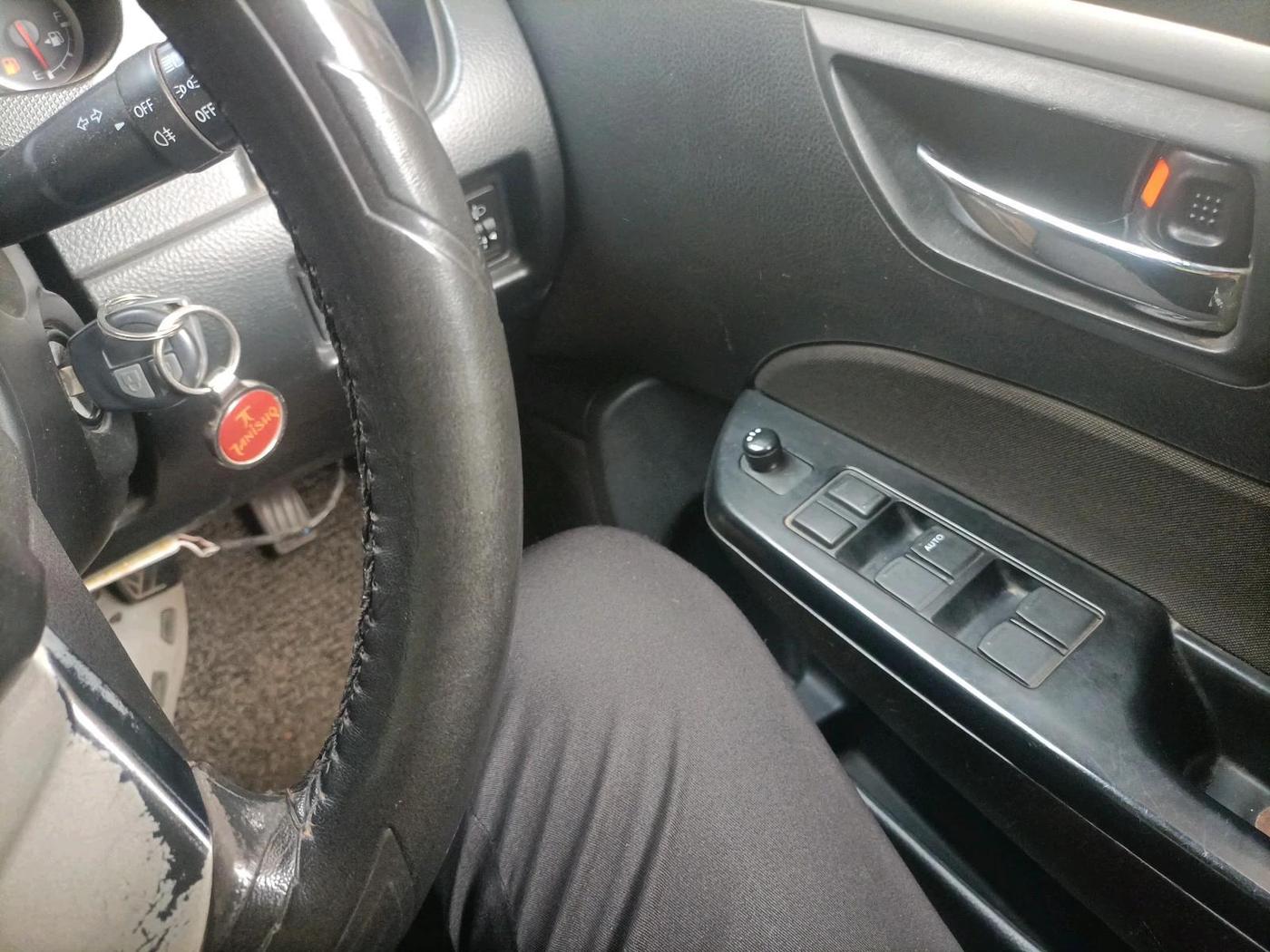 2013 Maruti Swift VXI, Petrol, Manual, 74,190 km, interior