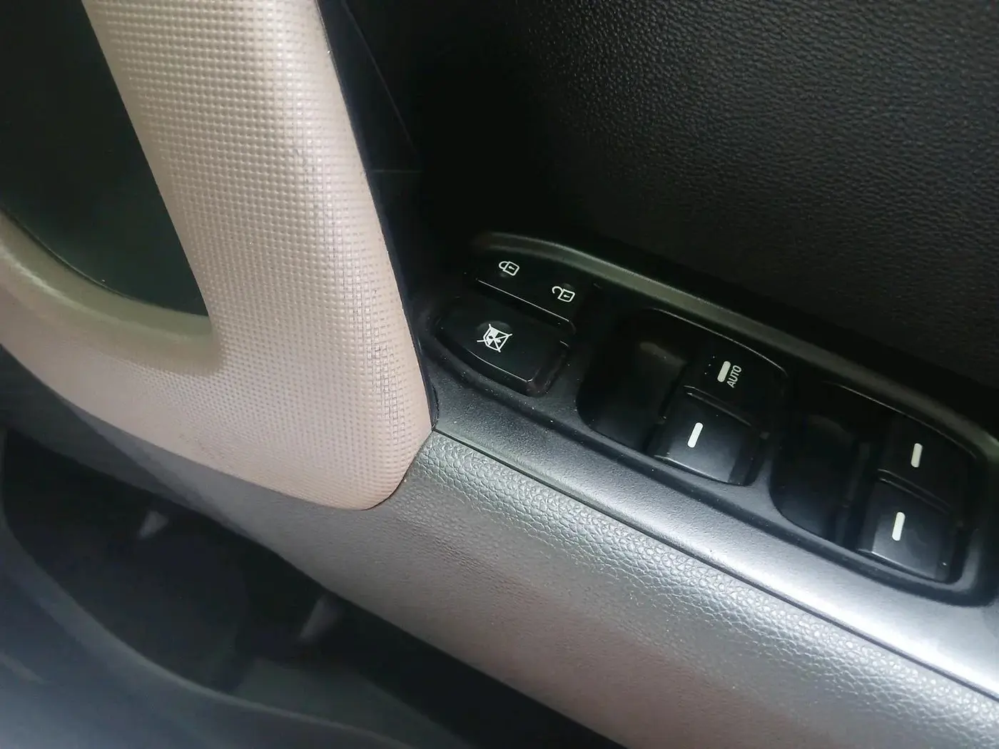 2017 Hyundai Creta SX PLUS AT 1.6 PETROL, CNG, Automatic, 79,077 km, interior