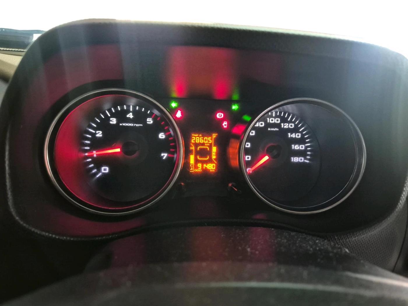 2016 Mahindra TUV300 T8, Diesel, Manual, 92,847 km, interior