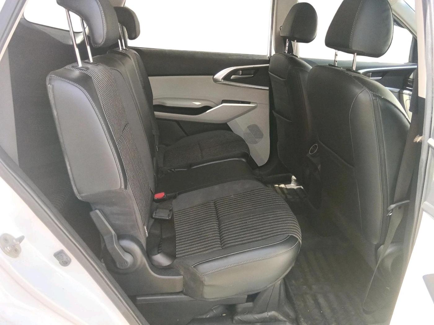 2023 KIA CARENS PRESTIGE 1.4 PETROL 7 STR, Petrol, Manual, 58,431 km, interior
