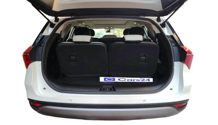 2023 Mahindra XUV700 AX 5 P MT 7 STR, Petrol, Manual, 55,158 km, exterior