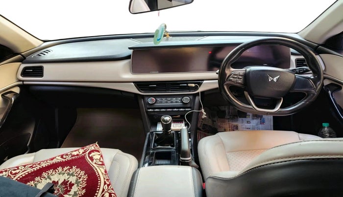 2023 Mahindra XUV700 AX 5 P MT 7 STR, Petrol, Manual, 55,158 km, interior