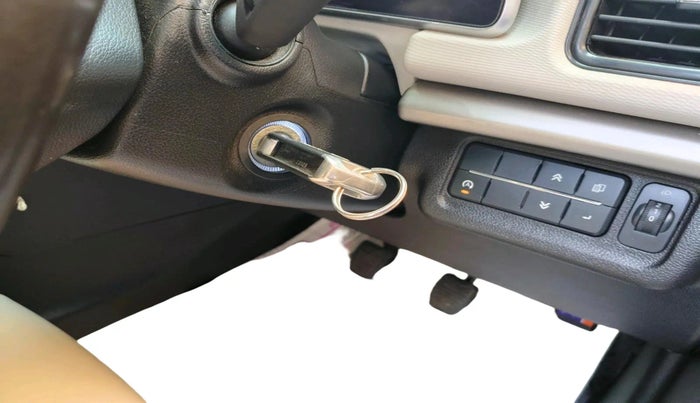 2023 Mahindra XUV700 AX 5 P MT 7 STR, Petrol, Manual, 55,158 km, interior