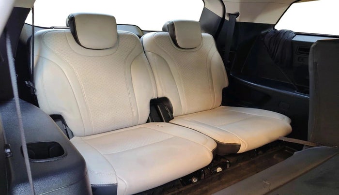 2023 Mahindra XUV700 AX 5 P MT 7 STR, Petrol, Manual, 55,158 km, interior