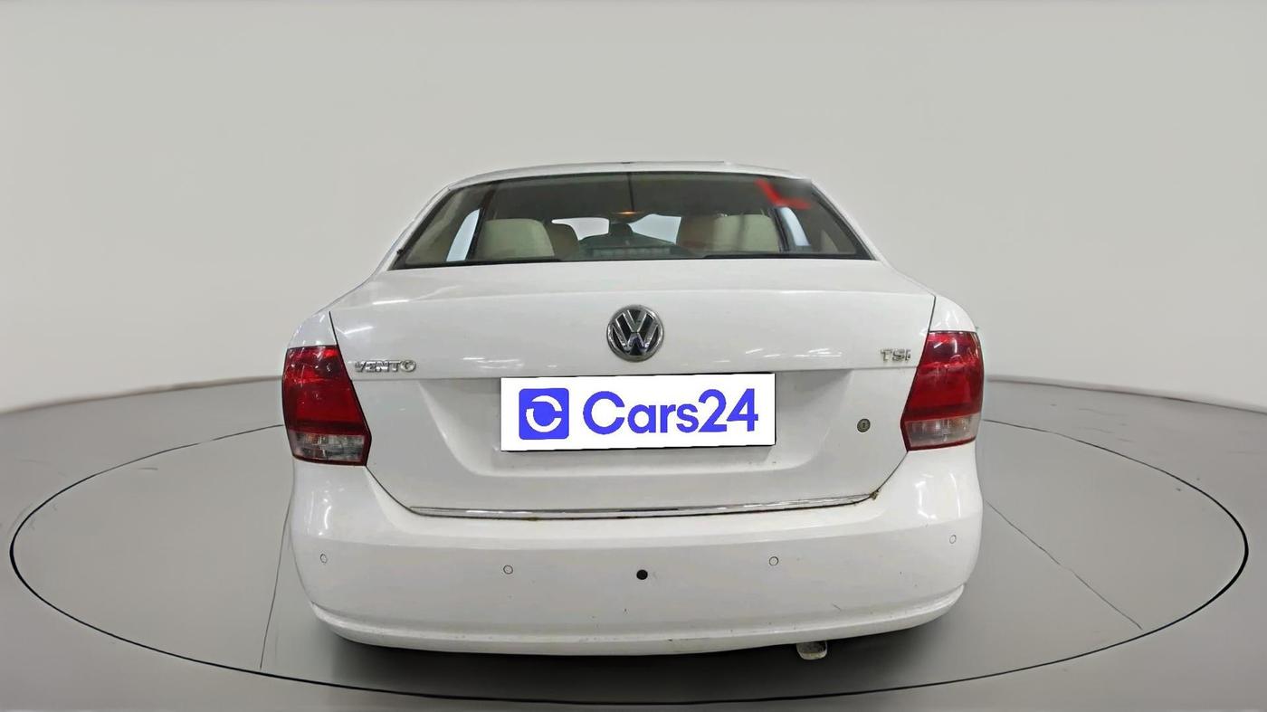 2015 Volkswagen Vento HIGHLINE PETROL AT, Petrol, Automatic, 75,631 km, exterior