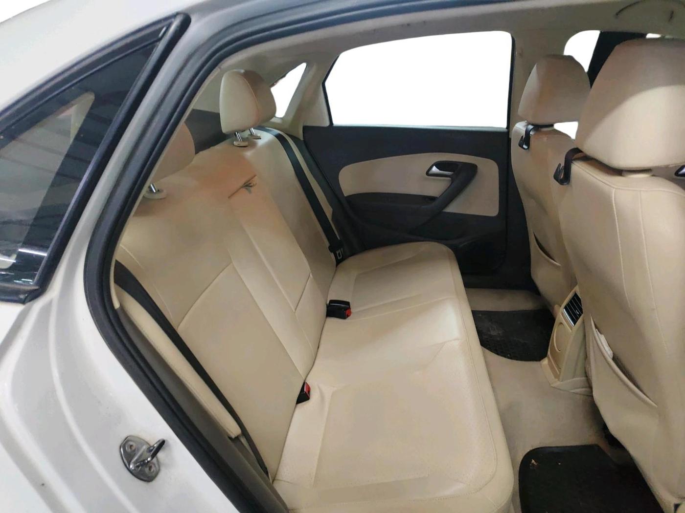 2015 Volkswagen Vento HIGHLINE PETROL AT, Petrol, Automatic, 75,631 km, interior