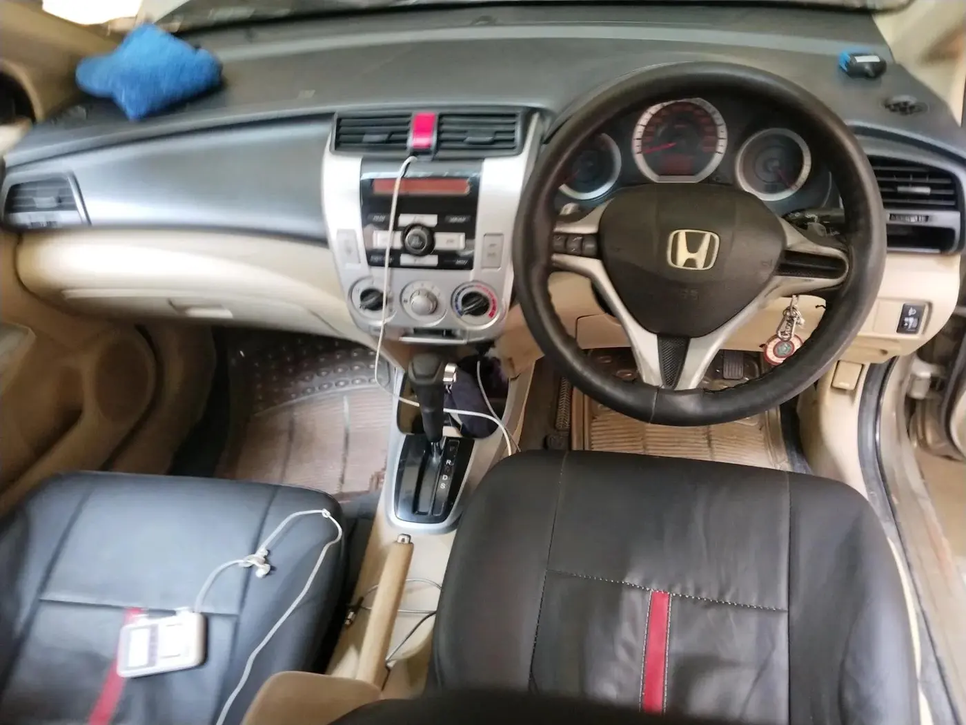 2011 Honda City 1.5L I-VTEC V AT, Petrol, Automatic, 1,32,650 km, interior