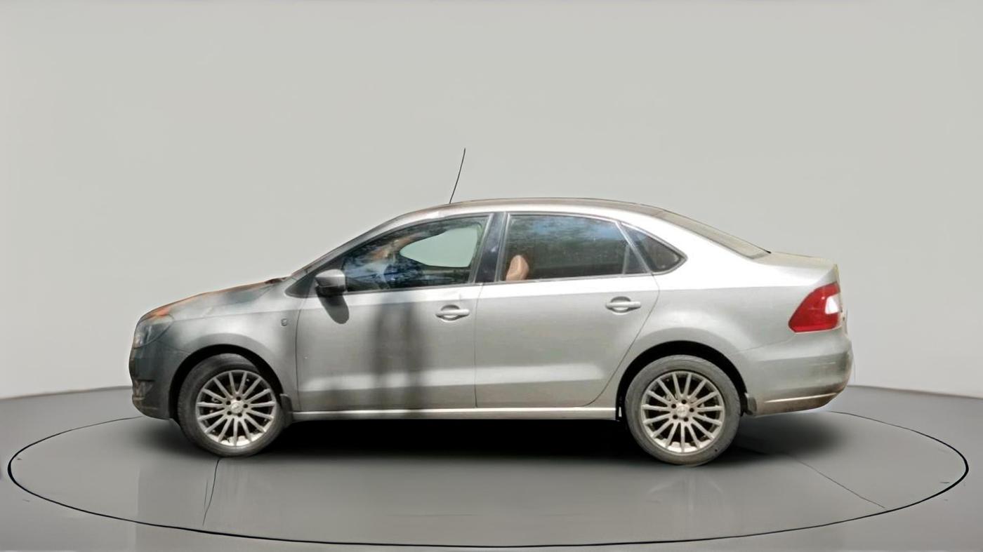 2013 Skoda Rapid AMBITION 1.6 MPI MT PLUS, Petrol, Manual, 60,000 km, exterior