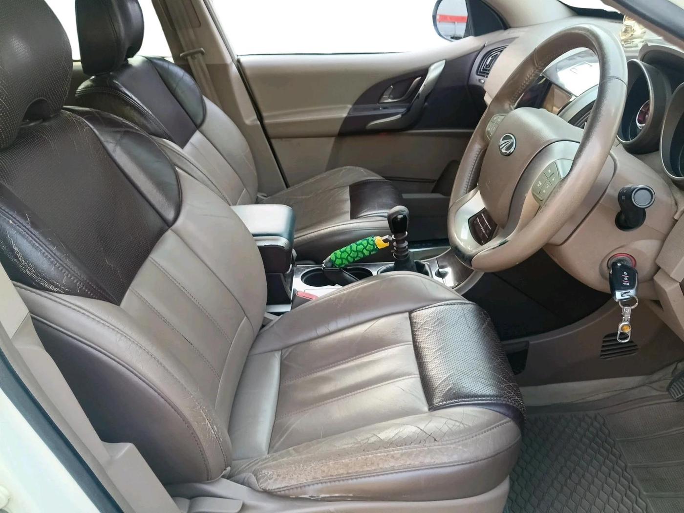 2012 Mahindra XUV500 W8, Diesel, Manual, 1,13,592 km, interior