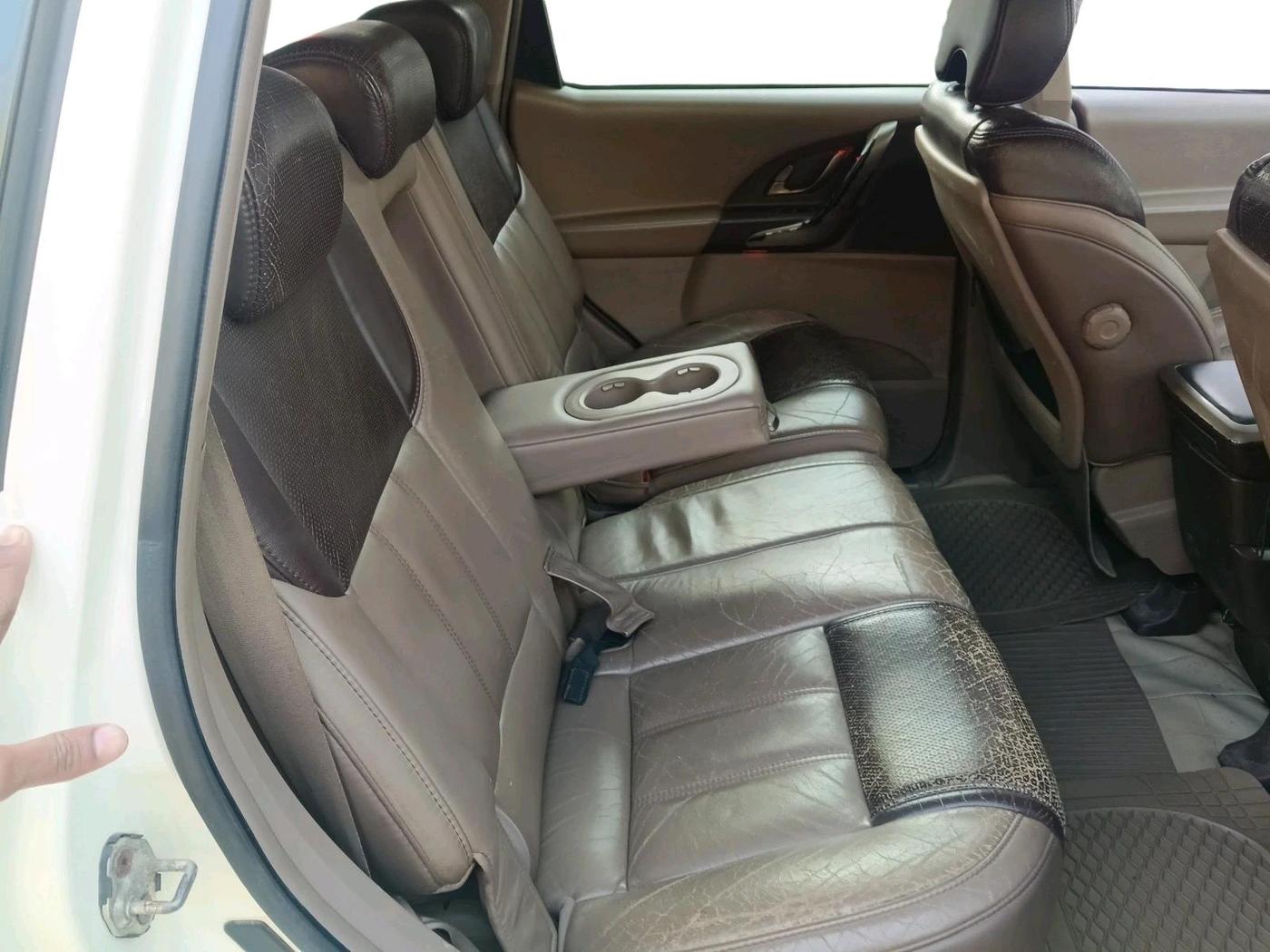2012 Mahindra XUV500 W8, Diesel, Manual, 1,13,592 km, interior