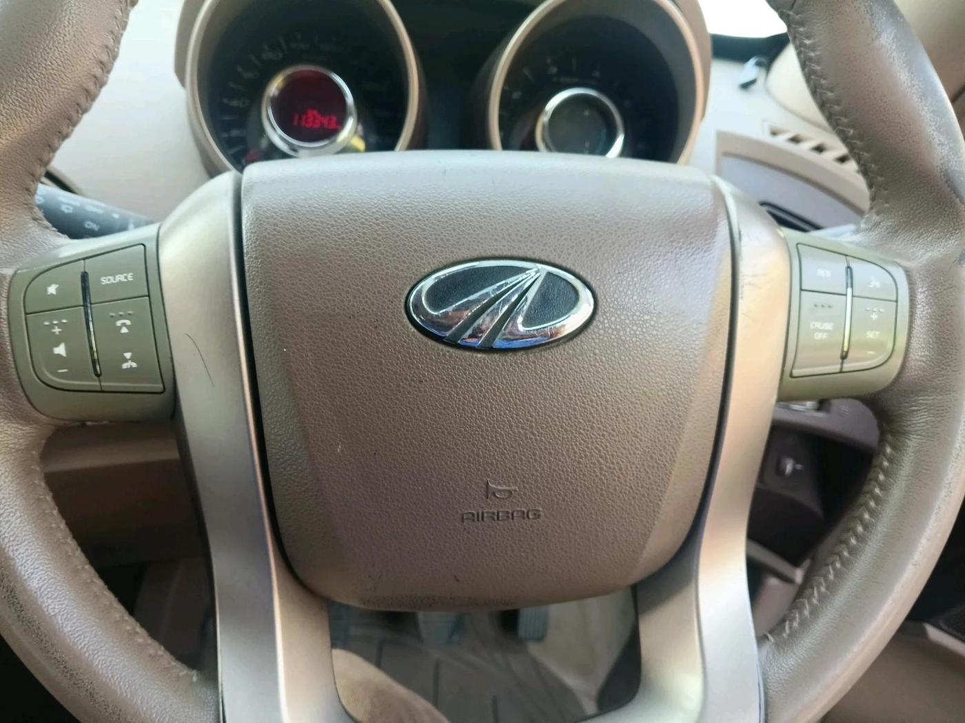 2012 Mahindra XUV500 W8, Diesel, Manual, 1,13,592 km, interior