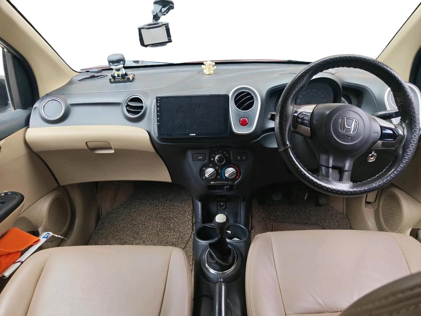 2014 Honda Mobilio 1.5L I-VTEC V, Petrol, Manual, 1,14,074 km, interior