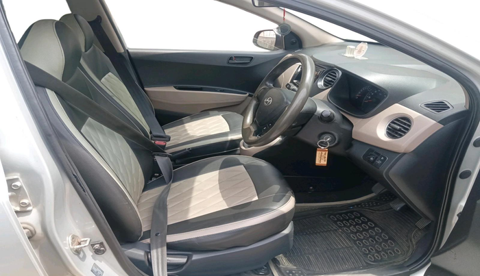 2015 Hyundai Xcent BASE 1.2, CNG, Manual, 1,28,272 km, interior