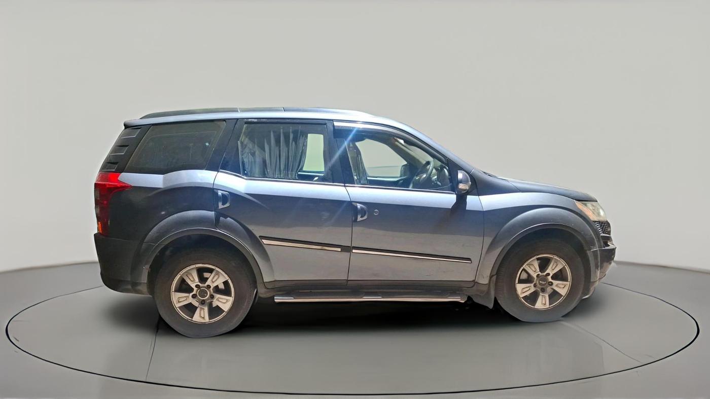 2013 Mahindra XUV500 W8, Diesel, Manual, 1,30,069 km, exterior