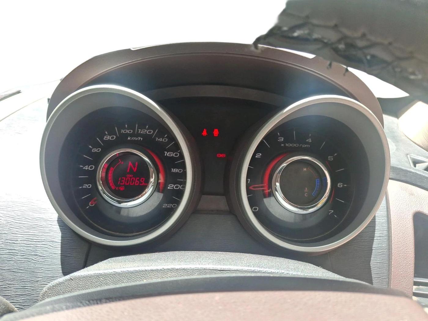 2013 Mahindra XUV500 W8, Diesel, Manual, 1,30,069 km, interior