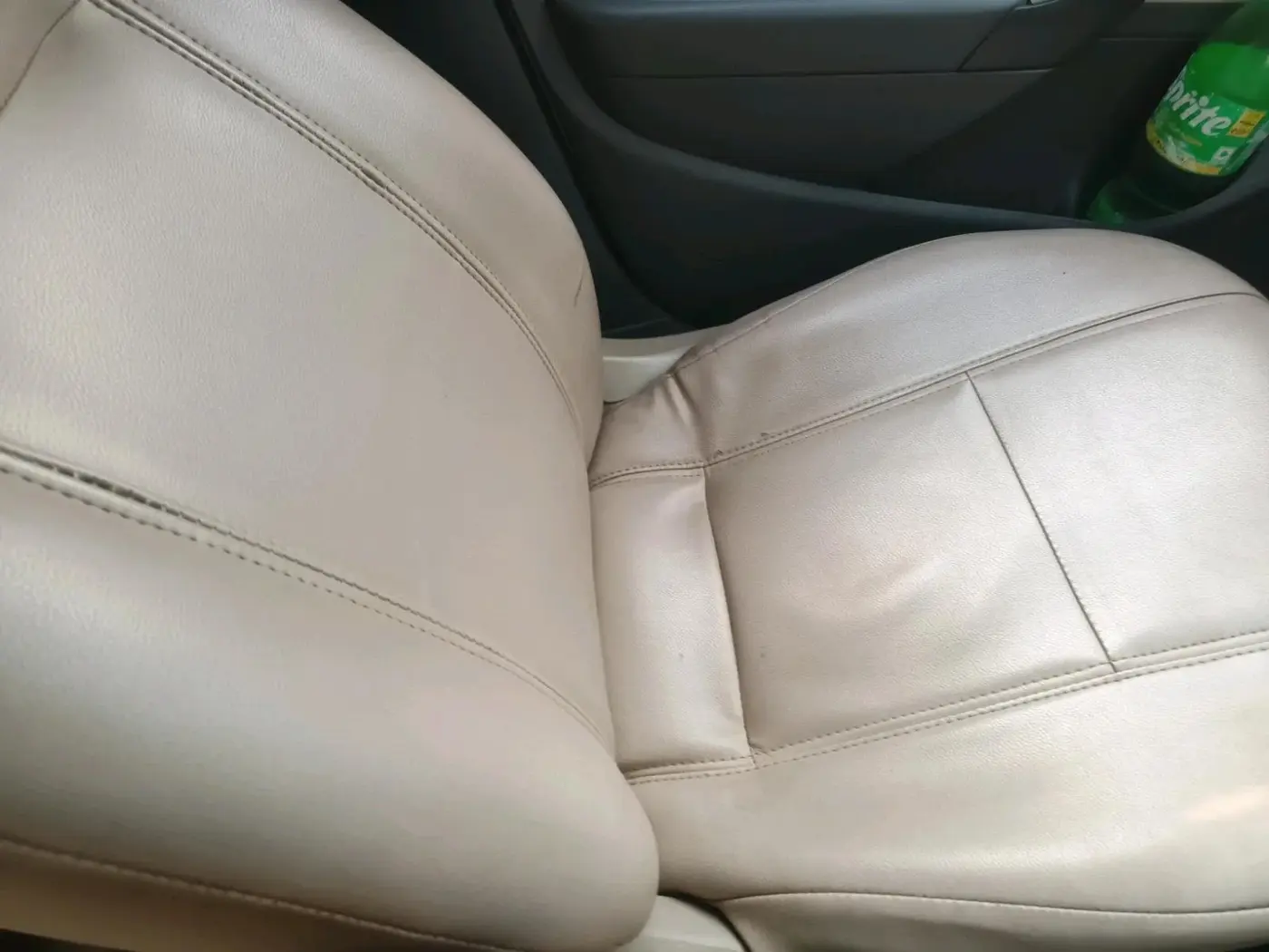 2010 Volkswagen Polo COMFORTLINE 1.2L PETROL, Petrol, Manual, 1,02,167 km, interior