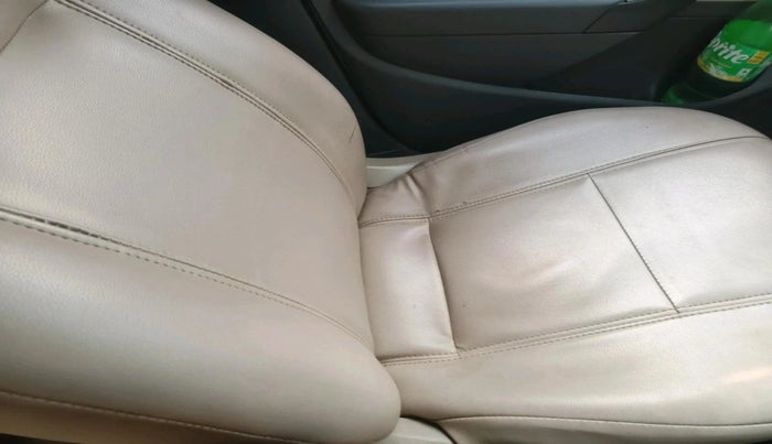 2010 Volkswagen Polo COMFORTLINE 1.2L PETROL, Petrol, Manual, 1,02,167 km, interior