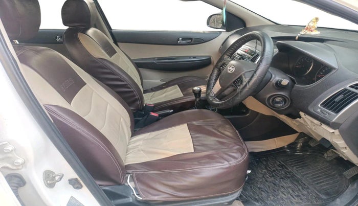 2013 Hyundai i20 SPORTZ 1.2, Petrol, Manual, 66,009 km, interior