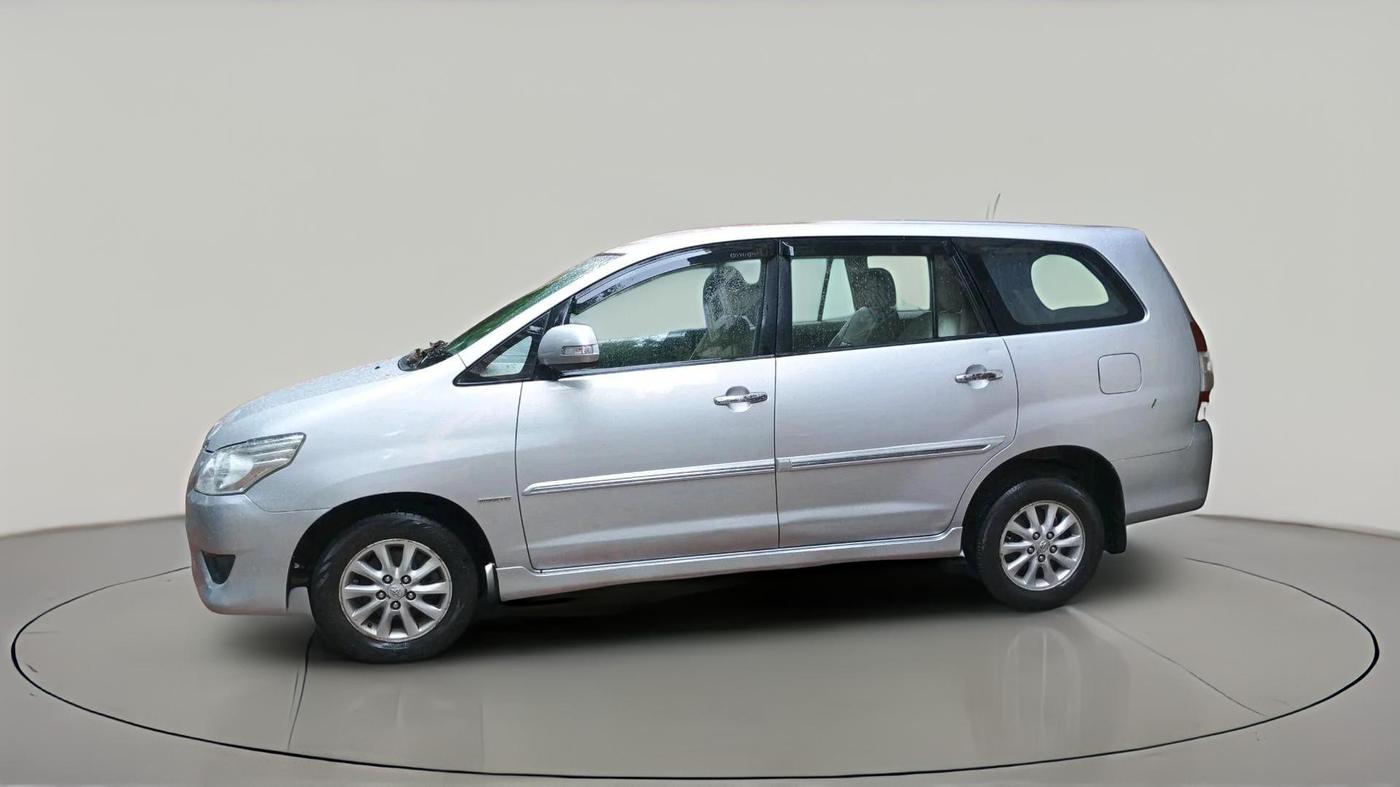2012 Toyota Innova 2.5 VX 7 STR, Diesel, Manual, 1,68,044 km, exterior