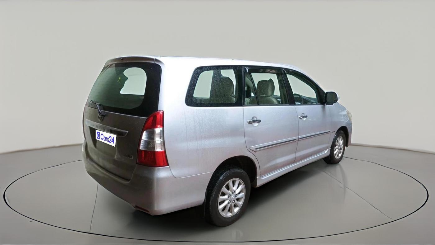 2012 Toyota Innova 2.5 VX 7 STR, Diesel, Manual, 1,68,044 km, exterior