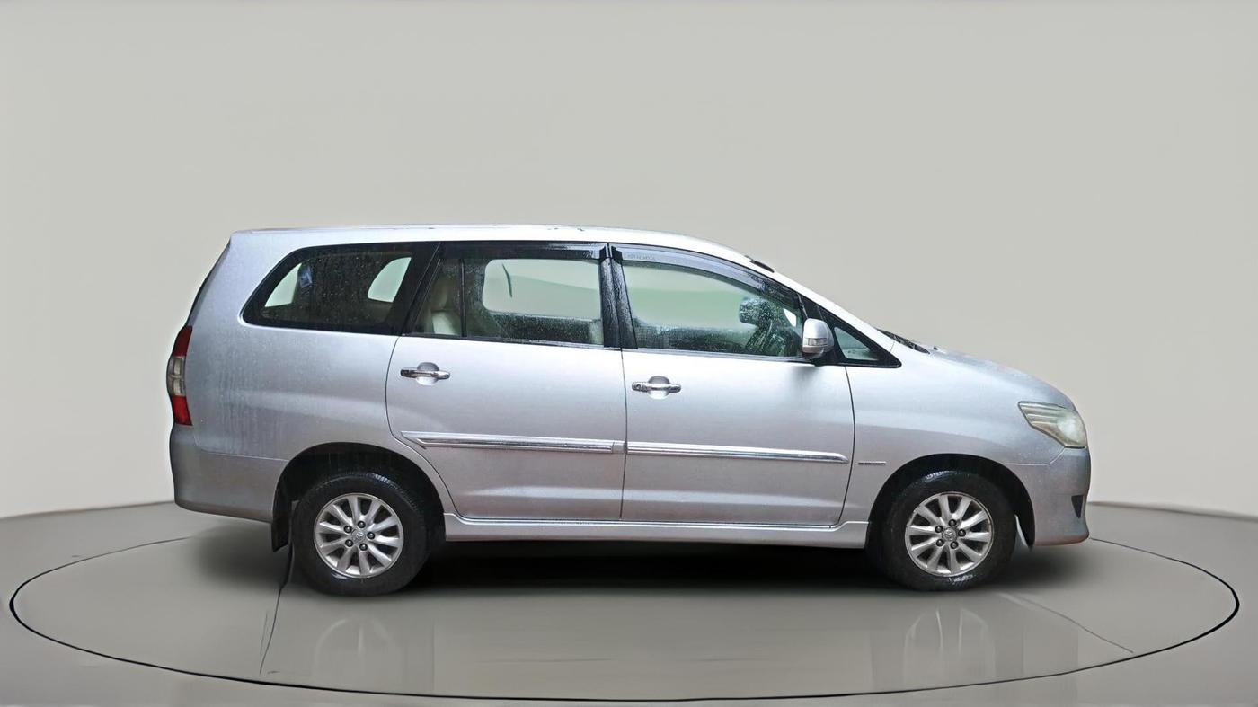 2012 Toyota Innova 2.5 VX 7 STR, Diesel, Manual, 1,68,044 km, exterior