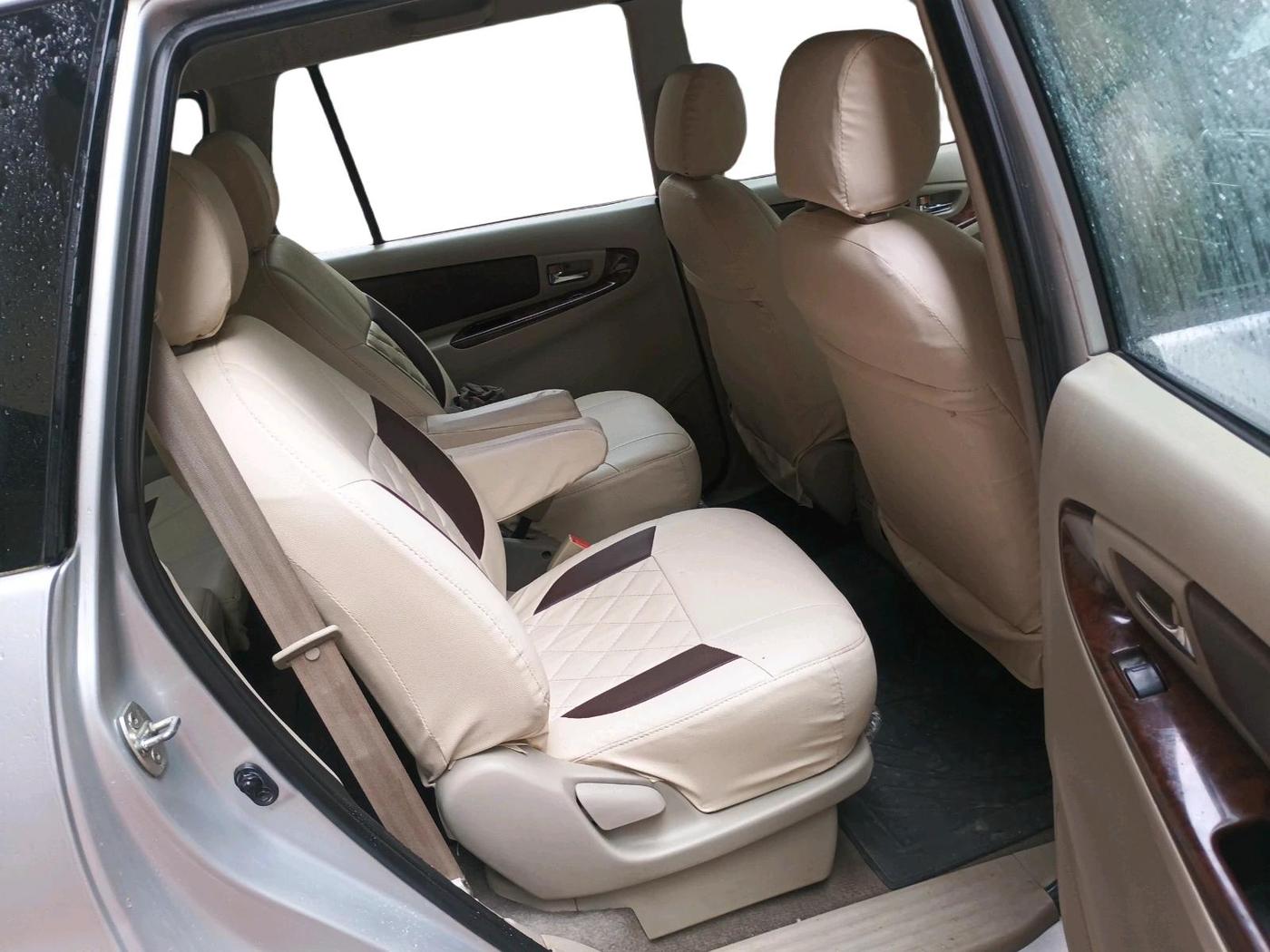 2012 Toyota Innova 2.5 VX 7 STR, Diesel, Manual, 1,68,044 km, interior