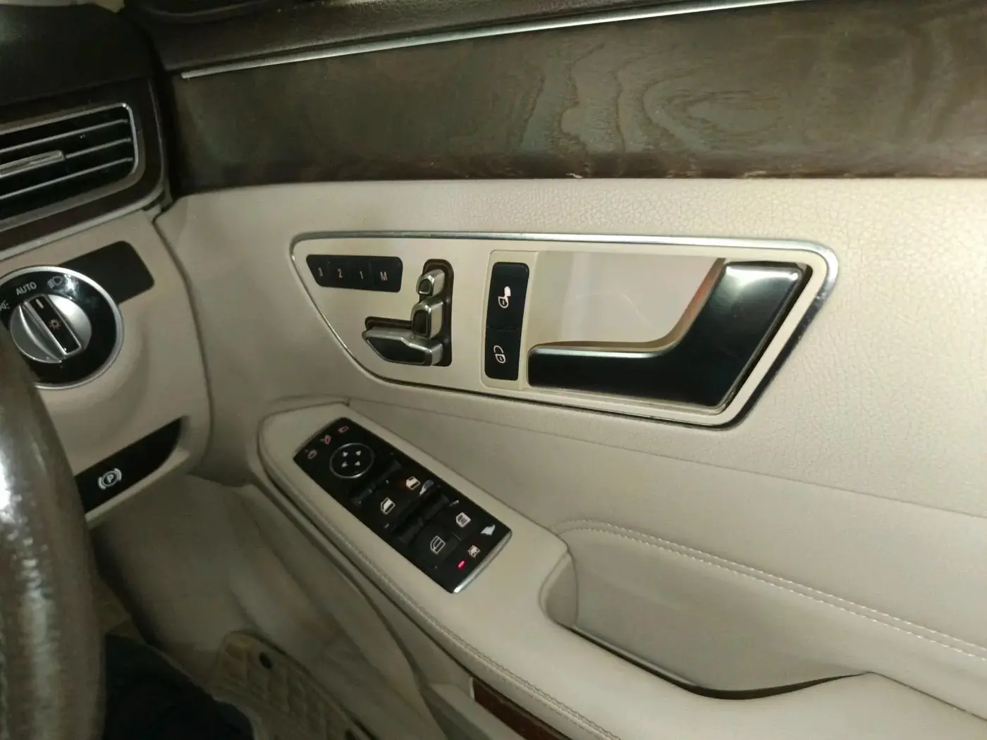 2014 Mercedes Benz E Class E 250 CDI AVANTGARDE, Diesel, Automatic, 1,29,731 km, interior