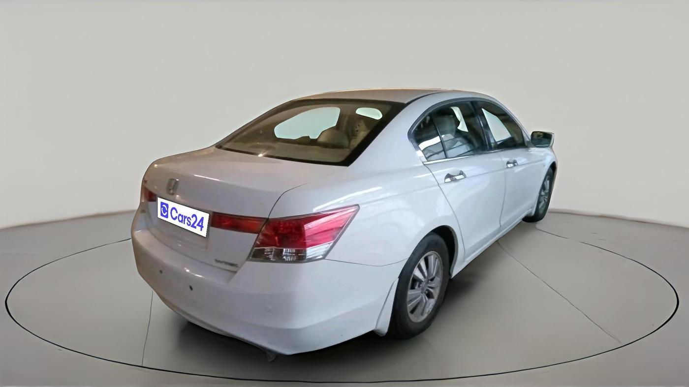 2011 Honda Accord 2.4L I-VTEC AT, Petrol, Automatic, 1,03,878 km, exterior